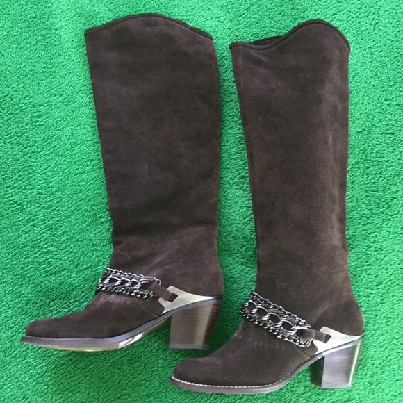 b makowsky suede boots